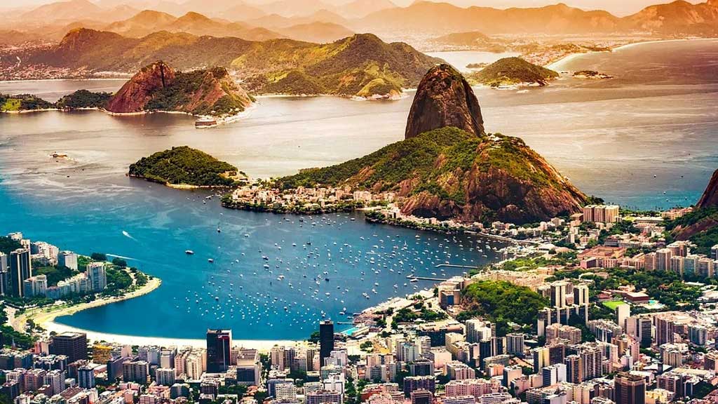 Foto do alto do Rio de Janeiro para ilustrar o assunto do seguro viagem nacional